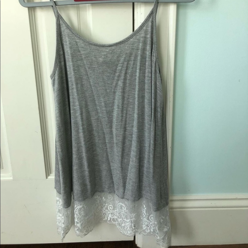 grey tank top